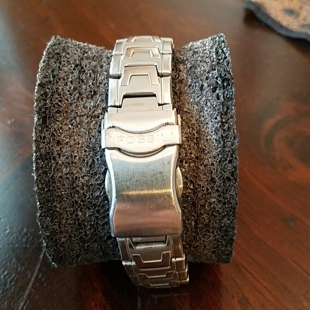 Fossil Watch - Picture 2 of 3